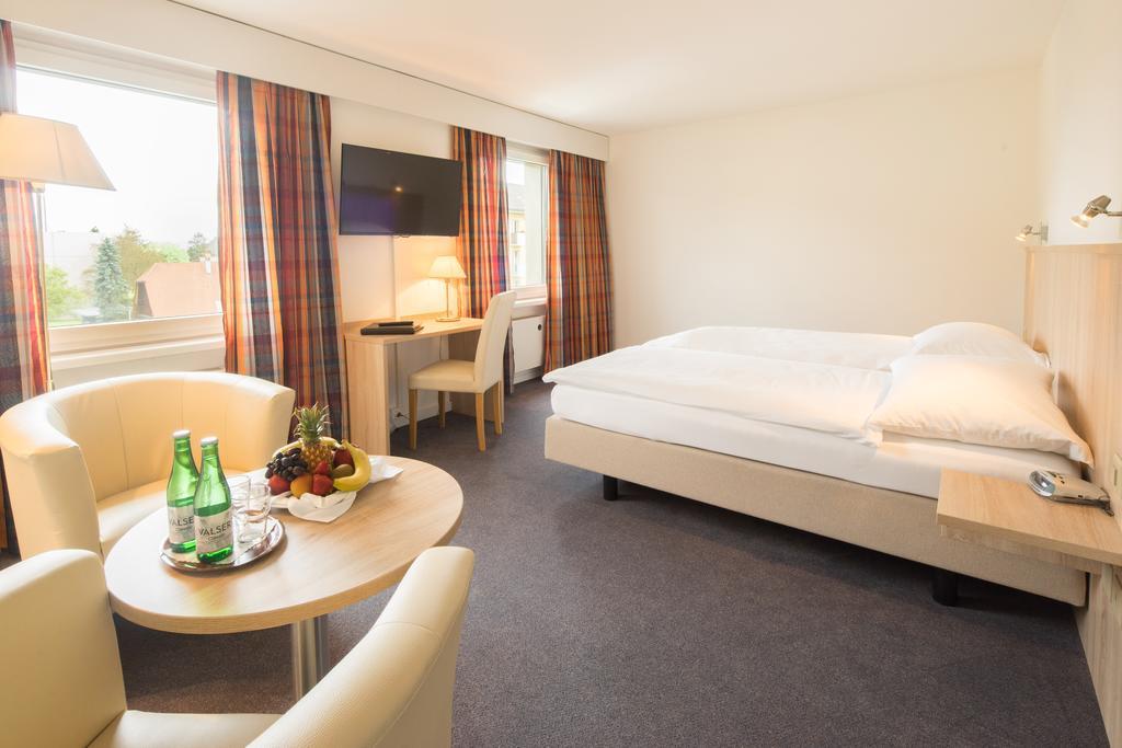 Hotel Martinshof Zuchwil Esterno foto
